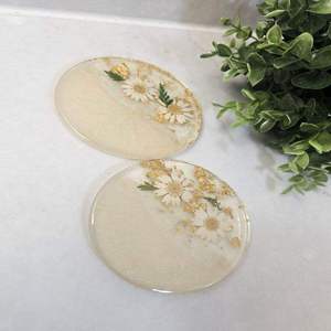 Juego de posavasos de resina artística con alfombrillas epoxi hechas a mano con brillo dorado ideal para comedor, sala de estar y regalos - Product Image 4