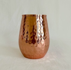 Mug en cuivre martelé avec intérieur en acier inoxydable et forme arrondie pour la table à la maison, vaisselle et service - Product Image 5