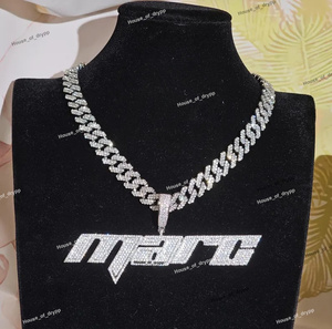 Collar Hip Hop de Lujo con Colgante de Letra con Incrustaciones de Diamantes Moissanite VVS y Cadena Cubana de Plata 925 - Product Image 4