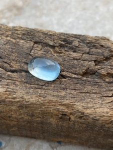 Cabochon en forme de coussin en aigue-marine naturelle de 2.78 carats de couleur supérieure pour la fabrication de bijoux avec un bon lustre - Product Image 4