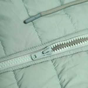 เสื้อแจ็คเก็ตพัฟเฟอร์แฟชั่นฤดูหนาวสำหรับผู้หญิงแบบกำหนดเอง ผู้ผลิตขายส่ง OEM โรงงานโดยตรง รับออเดอร์จำนวนมาก คุณภาพส่งออก - Product Image 6