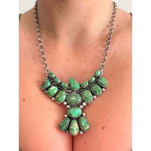 Collier en argent sterling et turquoise dorée Sonoran de Patrick Yazzie pour les occasions de cadeaux - Product Image 2
