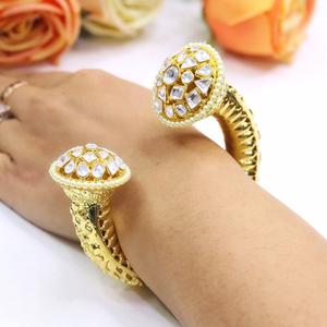 Brazalete Abrible de Kundan con Acabado Dorado Clásico de Primera Calidad para Bodas y Compromisos, Colección para Fiestas, para Mujer - Product Image 2