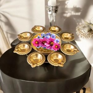 Urli de latón con bordes tallados Diseño moderno de lujo para casas patrimoniales y decoración de celebraciones festivas - Product Image 4