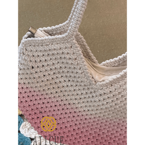 Bolso de macramé estilo ombre, blanco y rosa, de algodón, hecho a mano, estilo bohemio, elegante, para llevar en la mano o al hombro, con dos borlas, para mujer, 13x13 pulgadas. - Product Image 3