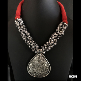 Joyería de metal con temática tribal hecha a medida, con colgantes con temática ganish, ideal para tiendas de accesorios de moda para reventa - Product Image 1