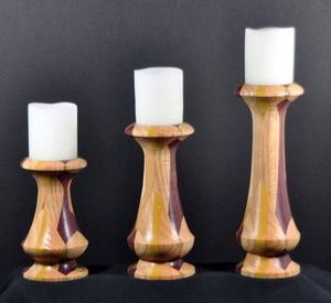 Support de bougie en bois artisanal et écologique pour la décoration de Noël, avec une forme classique et une finition en bois naturel - Product Image 3
