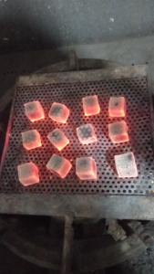 Un rico encuentro shisha, donde el carbón de briquetas de estilo cubo amplifica sus agradables sabores - Product Image 4