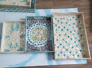 Bandeja con incrustaciones de nácar Flora, bandeja rectangular para servir con asa, bandeja decorativa - Product Image 5