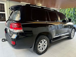 โตโยต้า ปราโด TX L ปี 2024 มือสอง พวงมาลัยซ้าย SUV เบาะหนัง กล้องมองหลัง จอสัมผัส - Product Image 2