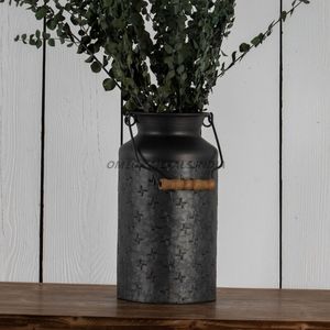 Ensemble de vases en métal tendance, couleur noir mat élégant, forme cylindrique unique et poignée décorative pour une décoration moderne - Product Image 1