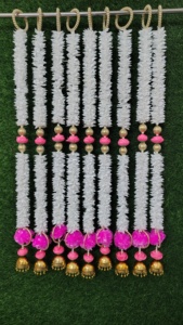 แขวนผนังลายดอกมะลิ4ฟุตพร้อมพวงมาลัยแต่งพู่ห้อยแบบ Jhumka Ghungroo ตกแต่งฉากหลังของตกแต่งงานปาร์ตี้ - Product Image 6