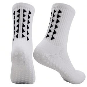 Emballage de logo sur mesure Chaussettes antidérapantes Chaussettes athlétiques de football antidérapantes Chaussettes de sport souples pour hommes - Product Image 3