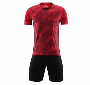 Conjuntos de uniformes de fútbol hechos a medida con corte automatizado, impresión por transferencia térmica, secado rápido, color personalizado y diseño de logotipo - Product Image 6