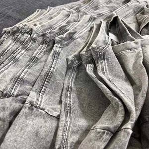 Camisetas al por mayor de algodón 100% de 180 g, unisex, estilo vintage, con lavado ácido, corte regular oversize, efecto desgastado, estilo urbano, OEM - Product Image 4