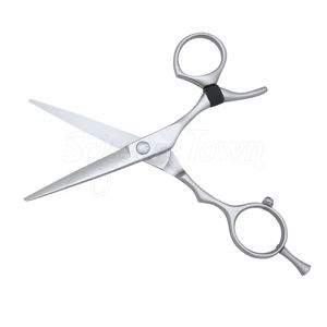 Cisailles pivotantes professionnelles avec logo gravé personnalisé et poignée antidérapante pour les barbiers - Product Image 4