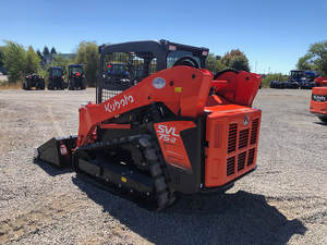 Cargador de dirección deslizante usado Kubota de 74 HP compacto viene con cubo de 68 "HD con perno en el borde de corte - Product Image 2