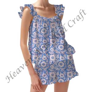 Lujoso Conjunto de pijama con pantalones cortos y estampado Floral, bloque de mano, Primavera/Verano, conjunto de PJ con mangas ajustadas con volantes y tiras florales - Product Image 4