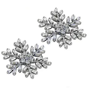 Boucles d'oreilles clous tendance en or 18 carats plaqué or avec zircone cubique pour bijoux pour femmes - Product Image 3