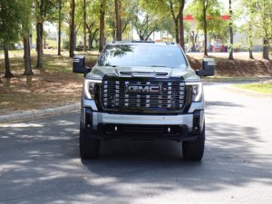 GM_C Sierra 3500HD Denali Ultimate d'occasion propre 2026 - Product Image 2
