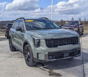 เกียร์ออโต้ สีเขียวสดใส ปี 2024 โซเรนโต้ X-Line SX AWD มือสอง พร้อมหลังคาซันรูฟแบบพาโนรามา สตาร์ทเครื่องยนต์ด้วยรีโมท เบาะนั่งแถวที่สาม เบาะหนัง ภายในสีเข้ม - Product Image 1