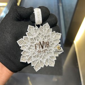 Magnifique pendentif Hip Hop Lettre Nom rehaussé de Moissanite ronde et baguette et d'or blanc 10 carats - Product Image 3