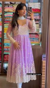 Nuevo diseñador de ropa de fiesta Hermoso aspecto elegante Trabajo de bordado Anarkali Vestido-Pantalón con Dupatta Hermoso tradicional Anarkali - Product Image 2