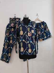 Conjunto de Pijama de Algodón 100% Suave con Estampado de Leopardo para Mujer, Cuello en V, Mangas Largas, Pantalones Jogger con Botones, Ajuste Holgado, Cómodo para el Verano - Product Image 6