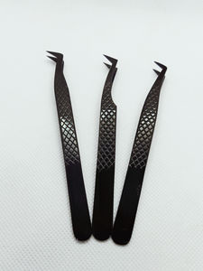 Pinzas de pestañas de acero inoxidable negro de alto rendimiento Etiqueta privada personalizada 45 75 90 grados Nano Grip Flag Print Pinzas de pestañas - Product Image 3