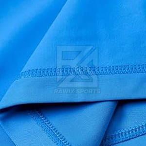 Nouveau T-shirt de compression de haute qualité T-shirt compressé pour hommes avec impression de logo personnalisé respirant de couleur rouge - Product Image 6