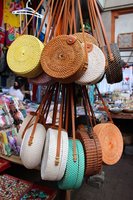 Exportation de grandes quantités à des prix préférentiels de sacs à main en rotin de haute qualité
