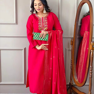 Último diseñador Viscosa Chanderi Seda Bordado Trabajo Kurti Set por FabZone - Product Image 1