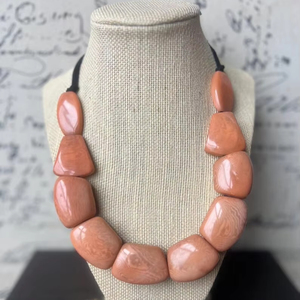 Collar de Cuentas de Resina de Moda Hecho a Mano de Alta Calidad para Niñas, Color Durazno, Personalizable, Modelo con Forma de Ángel, Patrón Glaseado - Product Image 2