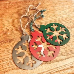Iron Metal Golden Snowflake Tree Decoration by Saaz Handicrafts Christmas <b>Hanging</b> <b>Ornament</b> in India - Product Image 1
