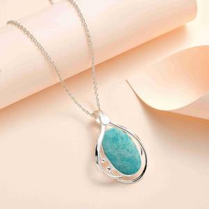 Colgante de amazonita ovalado largo Premium para mujer, joyería de piedras preciosas hechas a mano, collar de cristal grande para mujer, regalo de dama de honor - Product Image 1