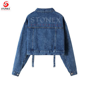 Vente en gros de qualité supérieure Veste en jean unie personnalisée avec manches longues en coton et col rabattu avec poches pour femmes - Product Image 2