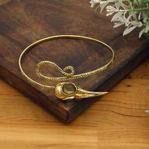 Brazalete Ajustable con Calavera de Pájaro Dorado, Brazalete Bohemio, Joyería Gótica, Brazalete Minimalista, Regalo para Mujer - Product Image 1
