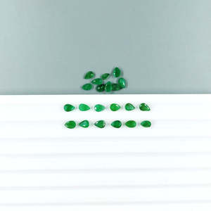 ลูกแพร์พลอยสังเคราะห์สีเขียวมรกตแบบหลวมธรรมชาติขนาด3X5มม. และ4x6มม. - Product Image 2