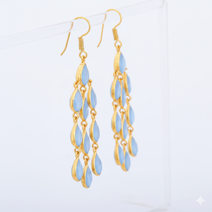 ต่างหูห้อยประดับพลอยบลูแคลเซโดนี เงินแท้ 925 ดีไซน์เนอร์ทำมือ ตัวเรือนแบบ Bezel เหมาะสำหรับงานปาร์ตี้ งานหมั้น ของขวัญ - Product Image 4