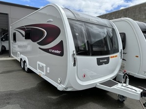 Mini caravane moderne imperméable en aluminium expansé 4x4 4 personnes Légère pour le camping et les voyages hors route - Product Image 5
