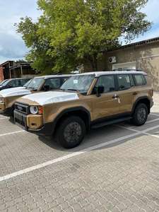 NUEVO Toyota Land Cruiser 68 SFX Primera Edición, Transmisión Automática, SUV/Vehículo Todoterreno/Pickup - Product Image 2