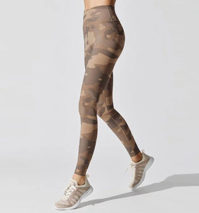 Mallas con estampado de sublimación para uso en gimnasio, mallas deportivas de cintura alta personalizadas OEM para mujer, nuevo estilo - Product Image 1