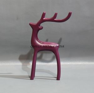 Fabricante de estatuilla de reno de Navidad de oro con diseño minimalista elegante y astas elegantes para decoración festiva de lujo - Product Image 4