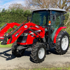 Tracteurs d'occasion Massey Ferguson GC 1725 1755M 55HP 4x4 pour usage agricole, pompe incluse, à vendre - Product Image 1
