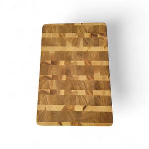 Tabla de cortar de madera para uso en la cocina, tabla de cortar de madera natural con mango y ranura para jugos, suministro disponible en todo el mundo - Product Image 1