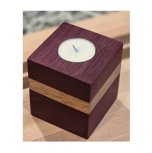 Porte-bougie en bois fini lisse avec des accents en bois naturel apportant une lumière douce et une ambiance chaleureuse à tout espace intérieur - Product Image 4