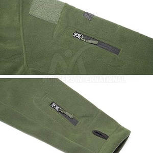 แจ็กเก็ตแนวยุทธวิธีผ้าขนแกะสีทึบสำหรับฤดูหนาว2025มีโลโก้ด้านหน้า - Product Image 5