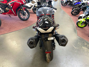 Kawasaki Ninja ZX-14R ABS Premium Sportbike 2022, 600-1000CC, >80 km/h - Product Image 4