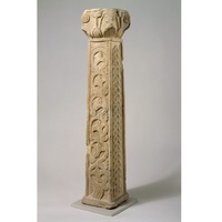 Balustre en colimaçon de luxe en bois sculpté à la main avec un motif floral baroque pour rampes d'escaliers ou tendances de pieds de meubles