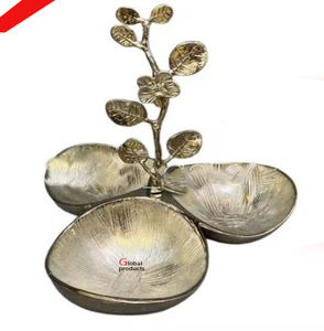 Tazón de condimentos de metal con acabado dorado de alta exigencia con diseño de hoja para restaurante y bar de hotel - Product Image 1